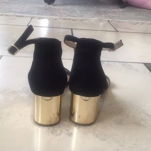 Low metallic block heel sandal